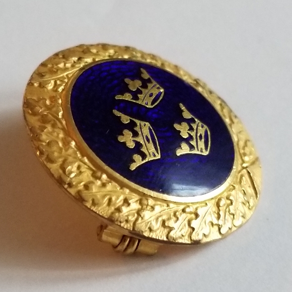 Vintage brooch Sporrong Sweden blue enamel gold tone three crown pin - Picture 14 of 16